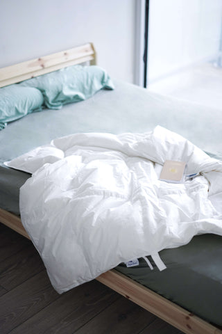 600 Loft White Goose Down Throw on Bed, online bedding shop