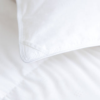 950 Loft Polish White Goose Down Duvet corner ties